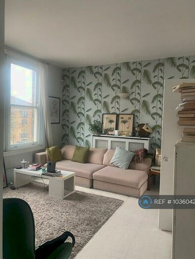 2 Bedroom Flat To Rent In Dalston Lane, London, E8