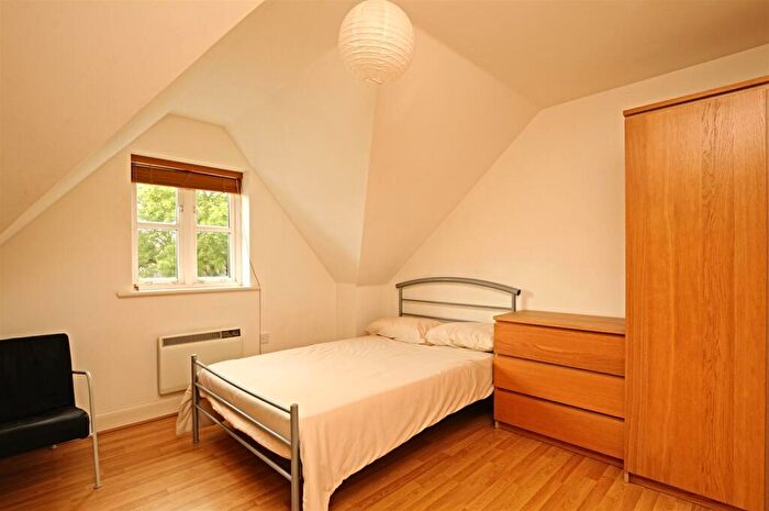 3 Bedroom Flat To Rent In Jeune Street, OX4