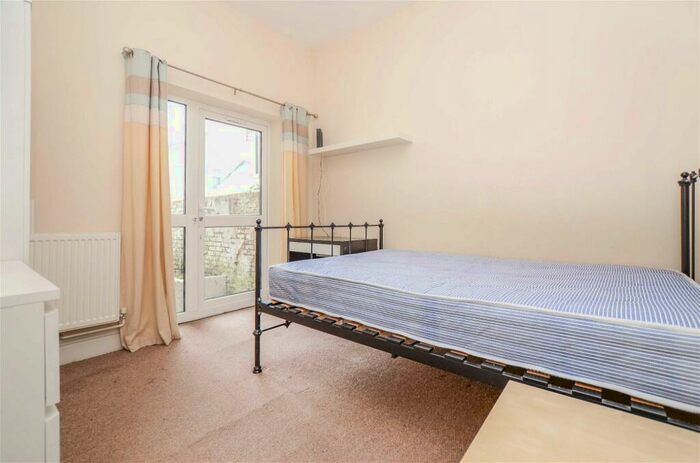 5 Bedroom Terraced House To Rent In Britannia Road, Southsea, Hampshire, PO5