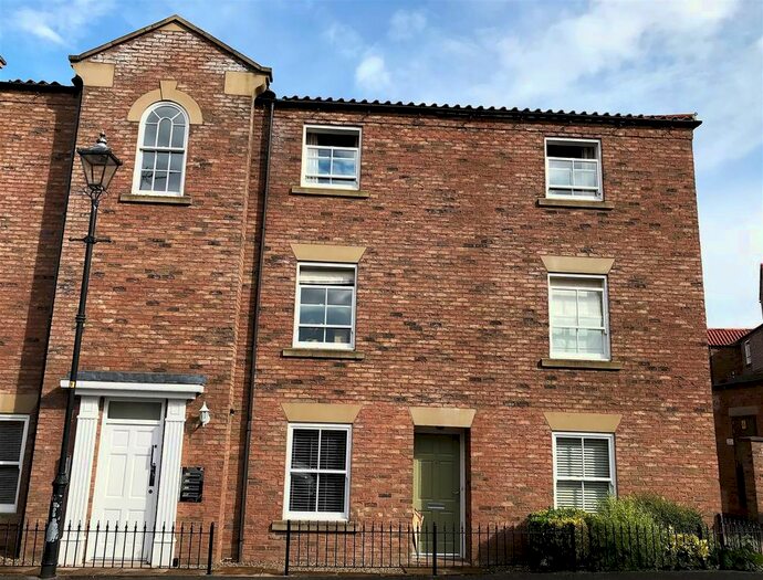 2 Bedroom Flat To Rent In Wilkinsons Court, Easingwold, York, YO61