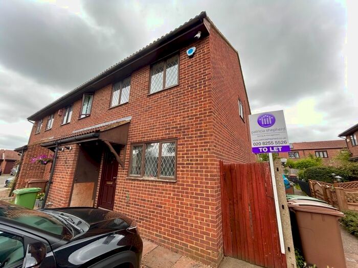 3 Bedroom Property To Rent In Wimborne Close, Worcester Park, KT4