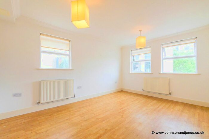 2 Bedroom Flat To Rent In Fox Lane North, Chertsey, KT16