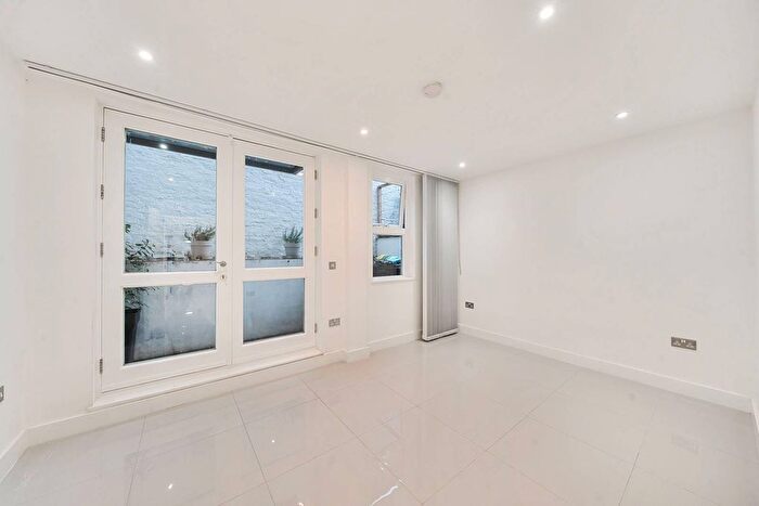 2 Bedroom Flat To Rent In Hugh Street, Victoria, London, SW1V