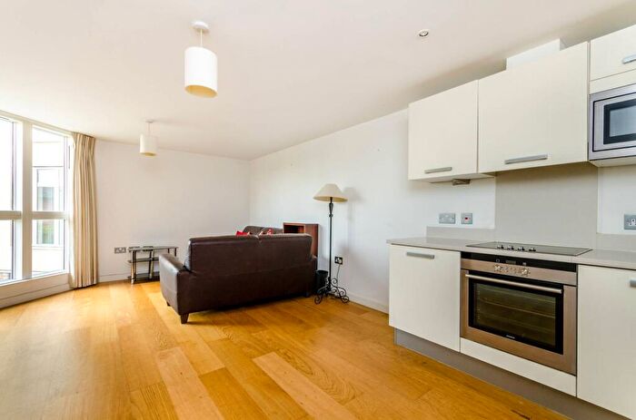 2 Bedroom Flat For Sale In Water Gardens Square, Canada Water, London, SE16