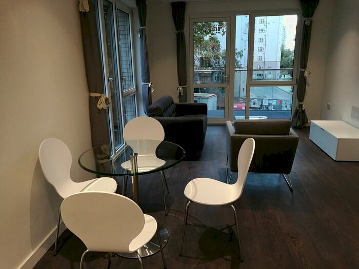 1 Bedroom Flat To Rent In Devan Grove, London, N4