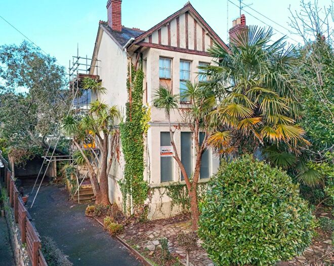 4 Bedroom Semi Detached House For Sale In Tor Park Road, Torquay, TQ2