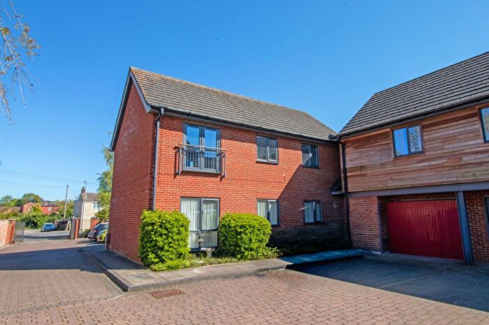 2 Bedroom Flat For Sale In The Wharf, Morton, DN21