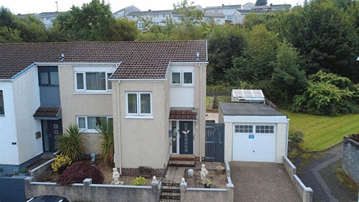 3 Bedroom End Of Terrace House For Sale In Aberfoyle Road, Greenock, PA15