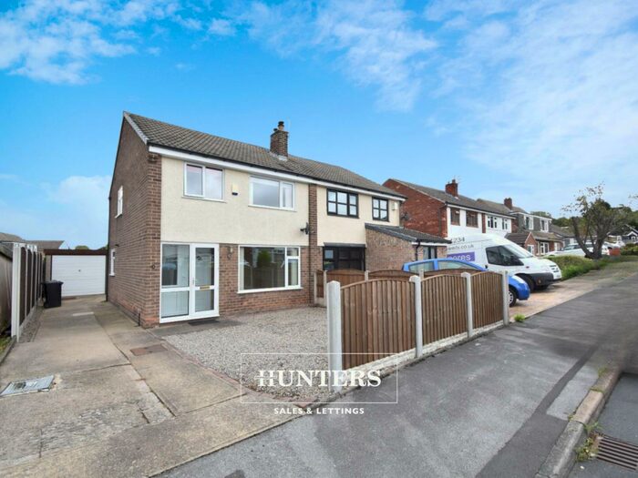 3 Bedroom House To Rent In Eastwood Grove, Garforth, Leeds, LS25