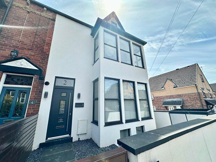 3 Bedroom House To Rent In Roundhay Crescent, Leeds, LS8