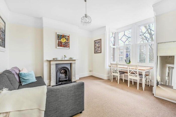 2 Bedroom Flat To Rent In Waldegrave Road, Teddington, TW11