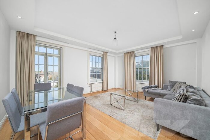 3 Bedroom Flat To Rent In Apsley House, Finchley Road, St John's Wood, NW8
