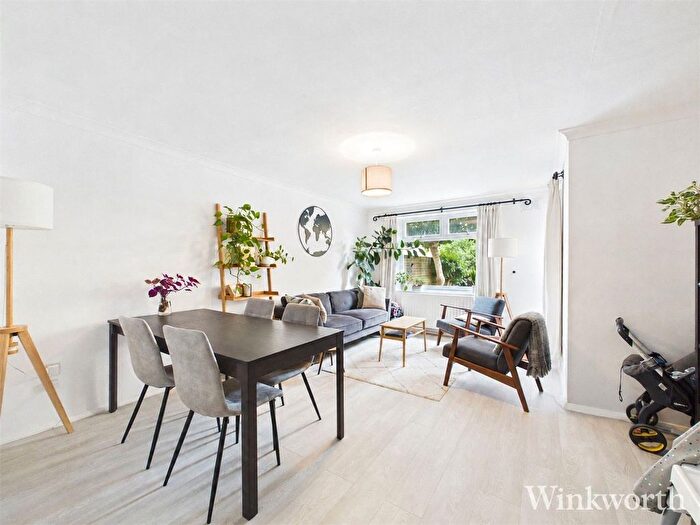 2 Bedroom End Of Terrace House To Rent In North Road, South Ealing, London, W5