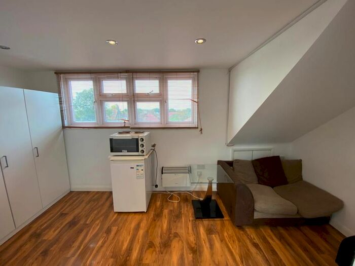 Studio To Rent In Lady Margaret Road, Southall, UB1