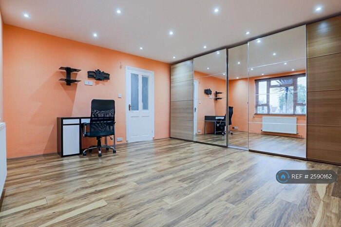 2 Bedroom Flat To Rent In Charlton Road, London, SE7