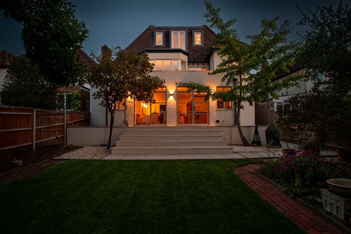 4 Bedroom Detached House For Sale In Hillcrest Gardens, Esher, KT10