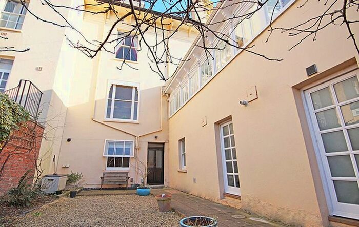 1 Bedroom Flat To Rent In Lypiatt Lane, Cheltenham, GL50