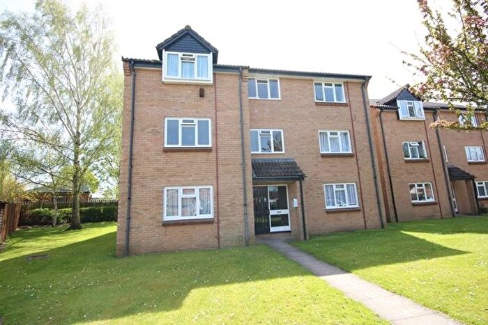 2 Bedroom Flat To Rent In St Peters Close, Cheltenham, GL51