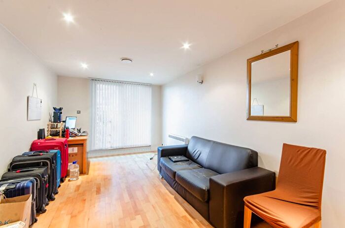 1 Bedroom Flat To Rent In Lyon Road, Harrow, HA1