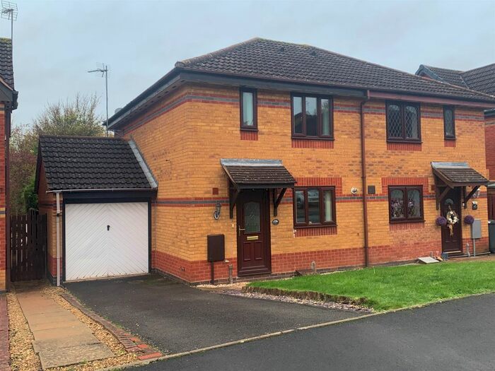 3 Bedroom Semi-Detached House For Sale In Bumblehole Meadows, Wombourne, Wolverhampton, WV5
