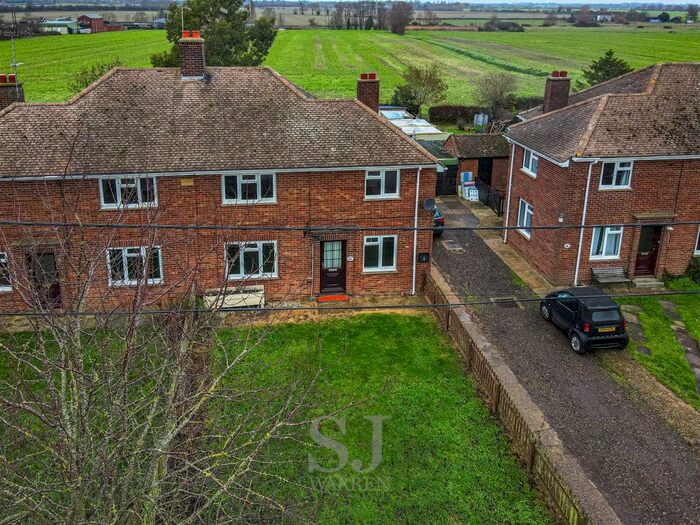 3 Bedroom Semi-Detached House For Sale In Marsh Road, Burnham-On-Crouch, CM0