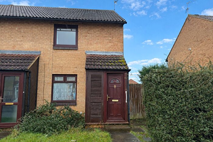2 Bedroom End Of Terrace House For Sale In Marholm Road, Peterborough, PE4