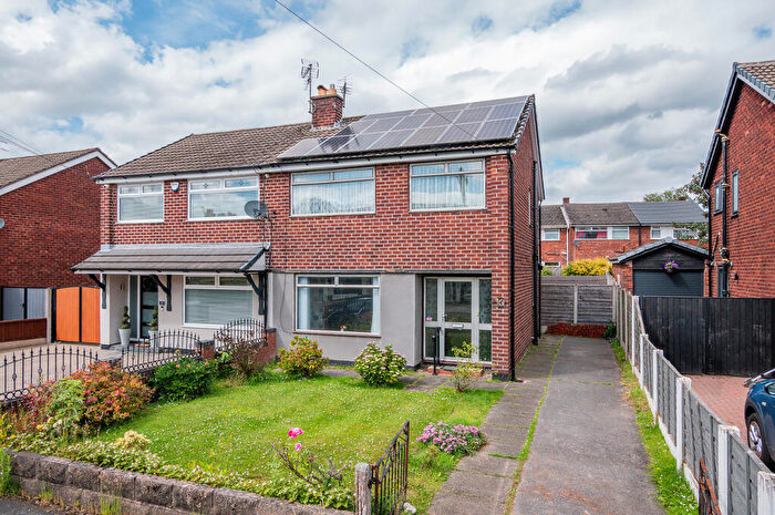 3 Bedroom Semi Detached House For Sale In Buttermere Road, Partington, Manchester, M31