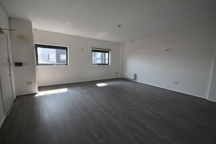 1 Bedroom Flat To Rent In Flat Opus Studios, Plaistow Road, E13
