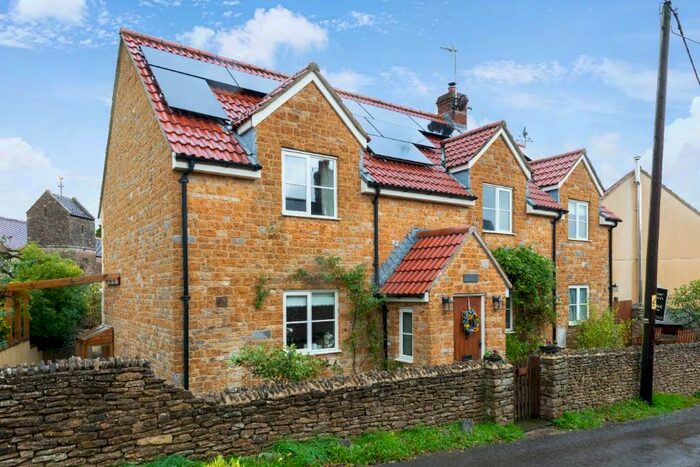 4 Bedroom Detached House For Sale In Gunnings Lane, Upton Noble, BA4