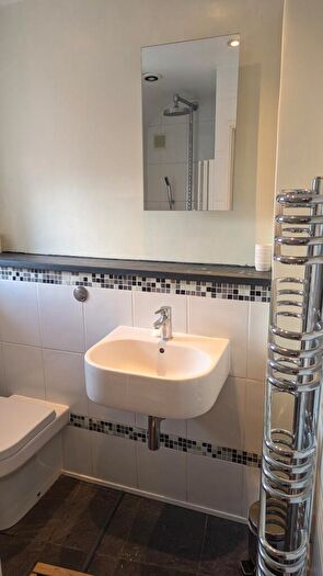 2 Bedroom Cottage For Sale In St Thomas Street, Wells, BA5