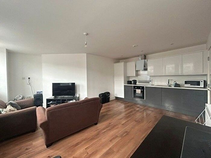 2 Bedroom Flat To Rent In Verve Apartments, Romford, RM1