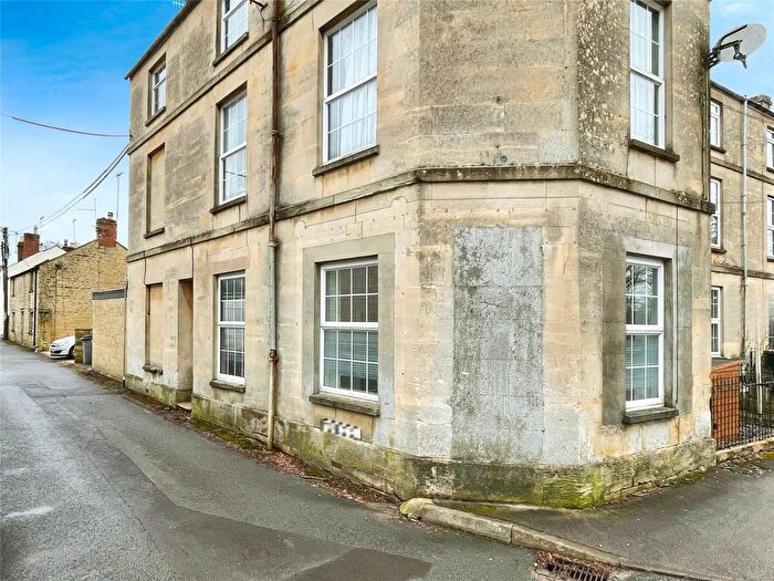 1 Bedroom Flat For Sale In Gloucester Road, Cirencester, Gloucestershire, GL7