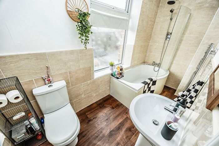 2 Bedroom End Of Terrace House For Sale In Upper Fountain Street, Sowerby Bridge, HX6
