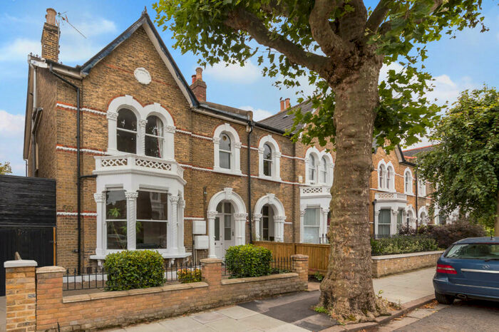 2 Bedroom Flat To Rent In Oglander Road, Peckham, SE15