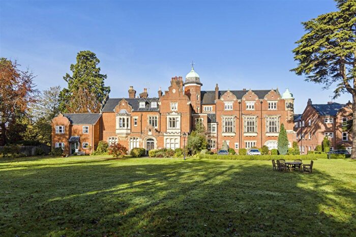 2 Bedroom Flat To Rent In Flat Merrow Grange, Horseshoe Lane East, Merrow, GU1