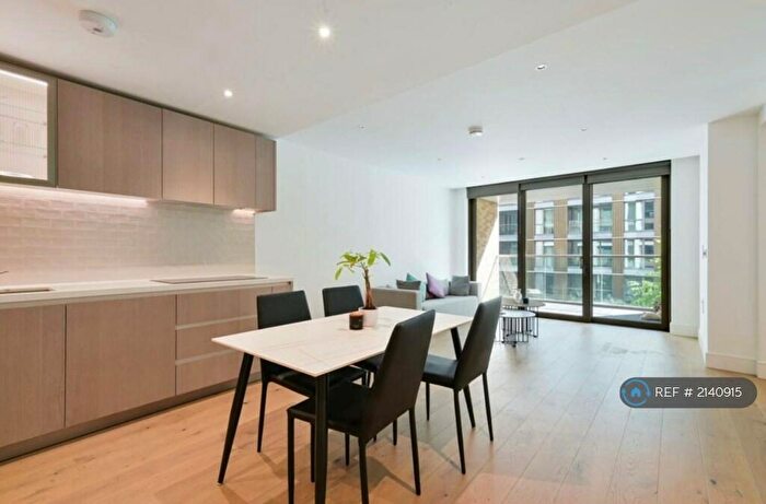 2 Bedroom Flat To Rent In Kensington House, London, SW11