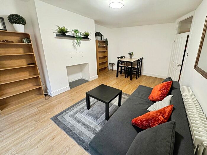 2 Bedroom Apartment To Rent In Seven Sisters Road, London, N4