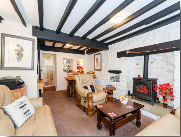 2 Bedroom Cottage For Sale In Buxton Road, Bakewell, DE45