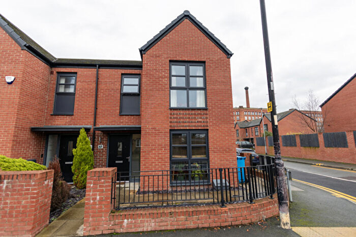 3 Bedroom Semi Detached House For Sale In Holland Street, Manchester, M40