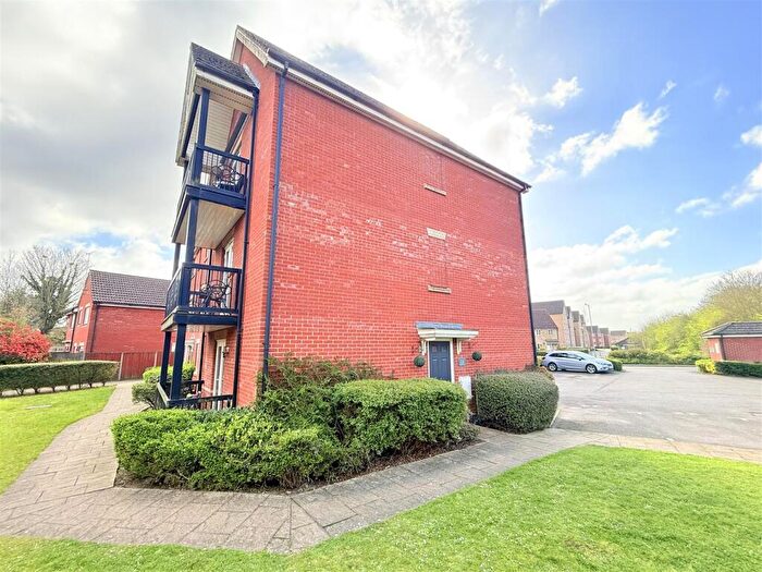 2 Bedroom Flat For Sale In Worsdell Close, Ipswich, IP2