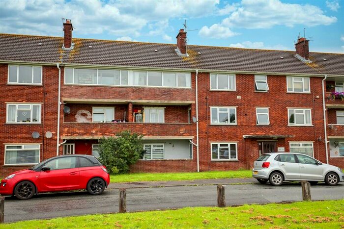 2 Bedroom Flat To Rent In Tynant, Whitchurch, Cardiff, CF14