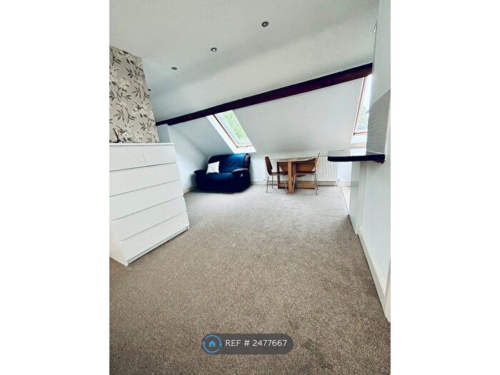 Studio To Rent In South Street, Epsom, KT18