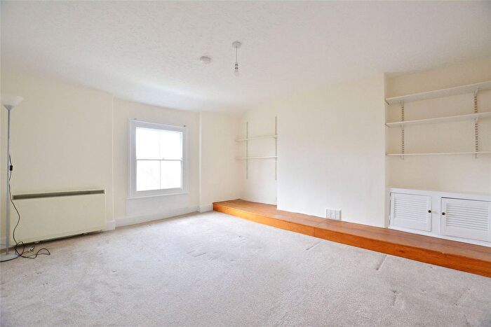 1 Bedroom Flat To Rent In Burnt Ash Hill, Lee, London, SE12