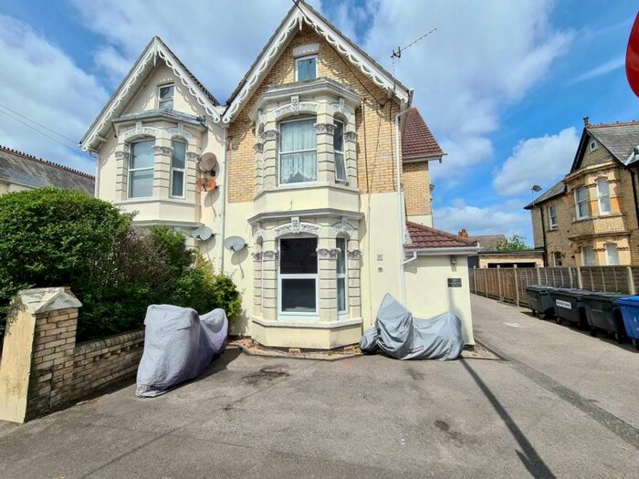 Studio To Rent In Kingsbridge Road, Poole, BH14