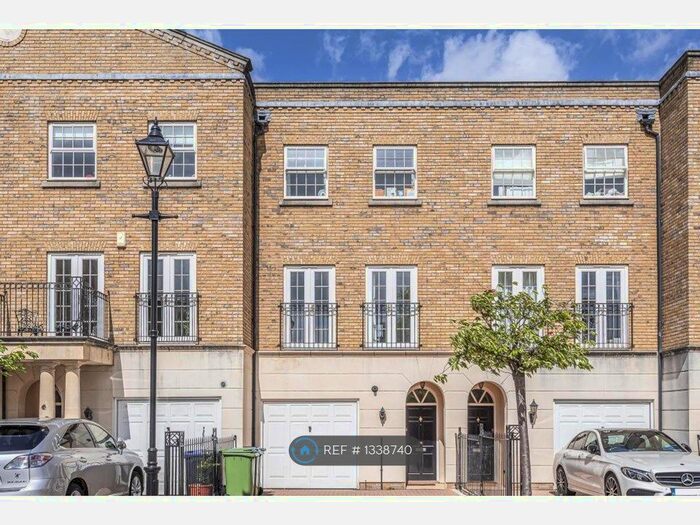 4 Bedroom End Of Terrace House To Rent In Chadwick Place, Long Ditton, Surbiton, KT6