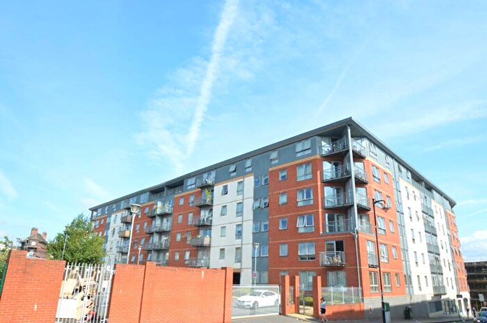 2 Bedroom Flat To Rent In The Quartz, Hall Street, Birmingham, West Midlands, B18
