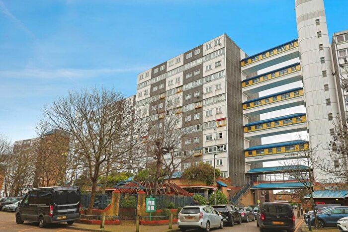 2 Bedroom Flat For Sale In Arthur Court, Charlotte Despard Avenue, London, SW11