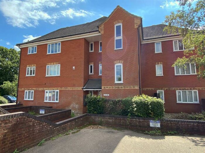2 Bedroom Flat For Sale In Porter Road, Purdis Farm, Ipswich, IP3