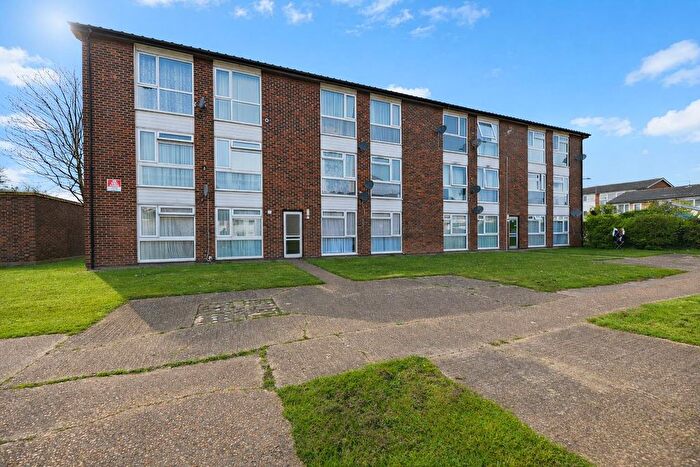 2 Bedroom Flat To Rent In St Peters Close, Ilford, IG2