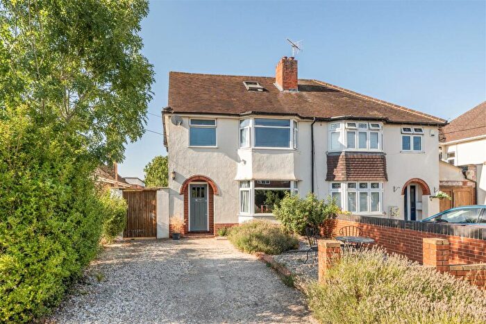 4 Bedroom Semi-Detached House For Sale In Highdown Avenue, Emmer Green, RG4
